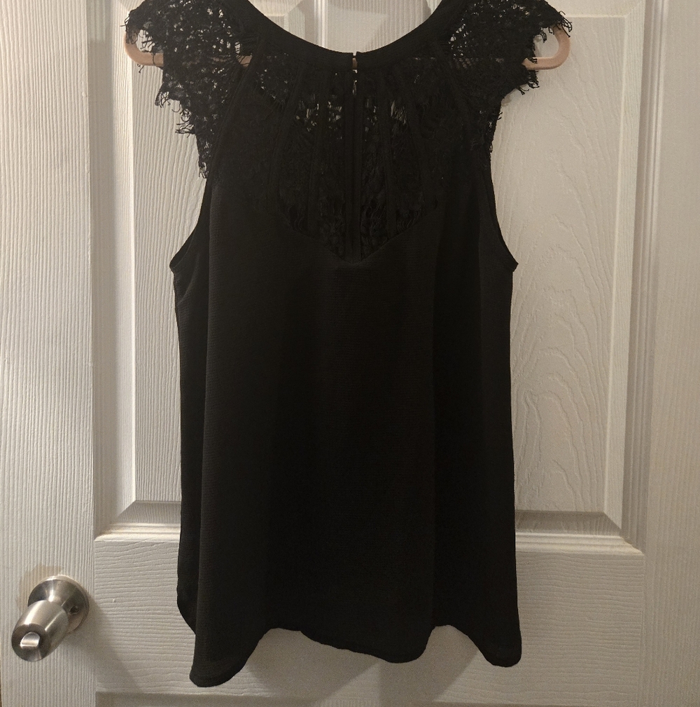 41 Hawthorn Black Lace Cap-Sleeve Blouse - Picture 7 of 12